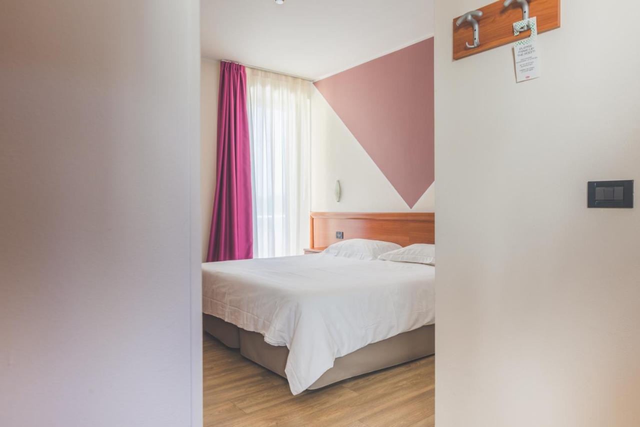Hotel Ristorante Al Fiore Peschiera del Garda Exteriör bild