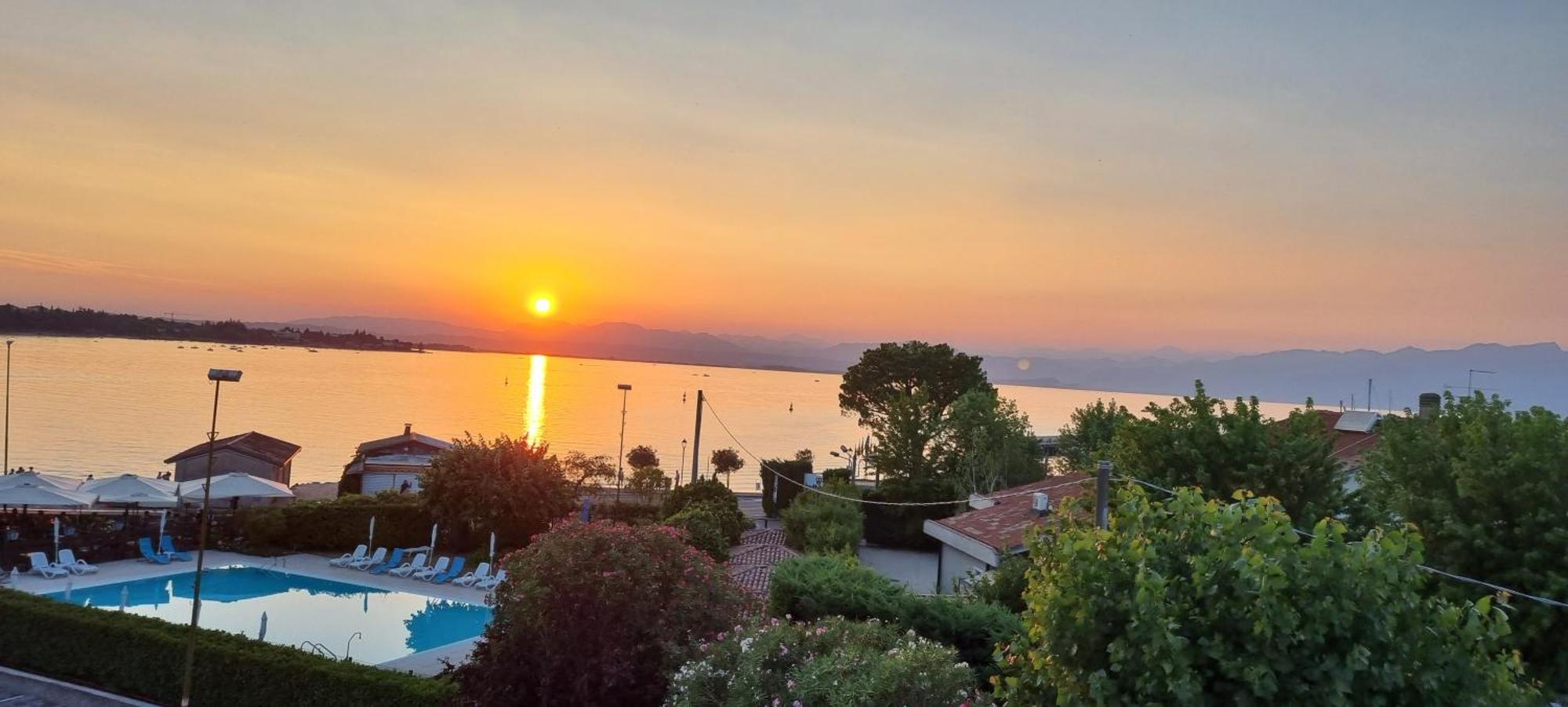 Hotel Ristorante Al Fiore Peschiera del Garda Exteriör bild