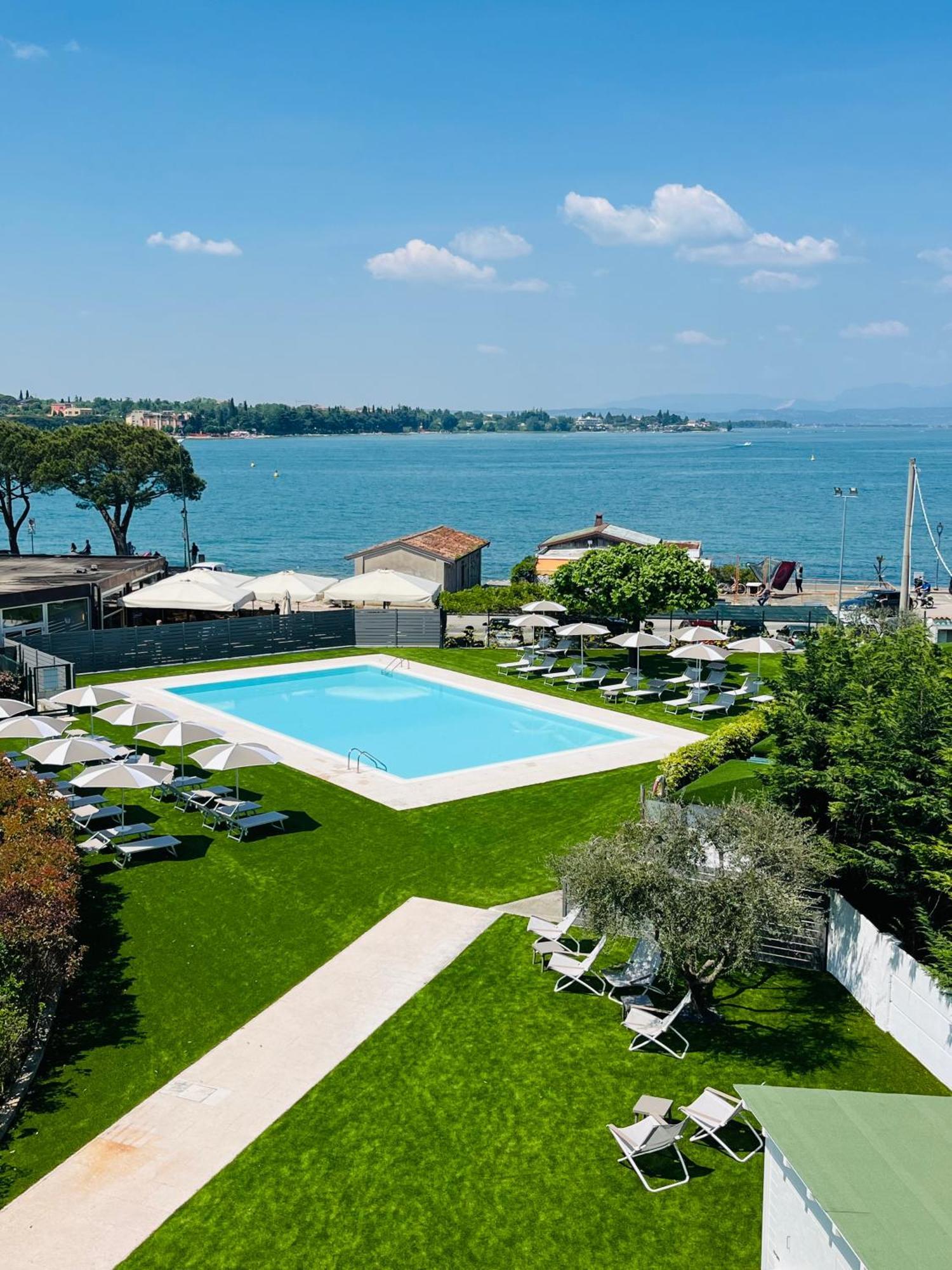 Hotel Ristorante Al Fiore Peschiera del Garda Exteriör bild