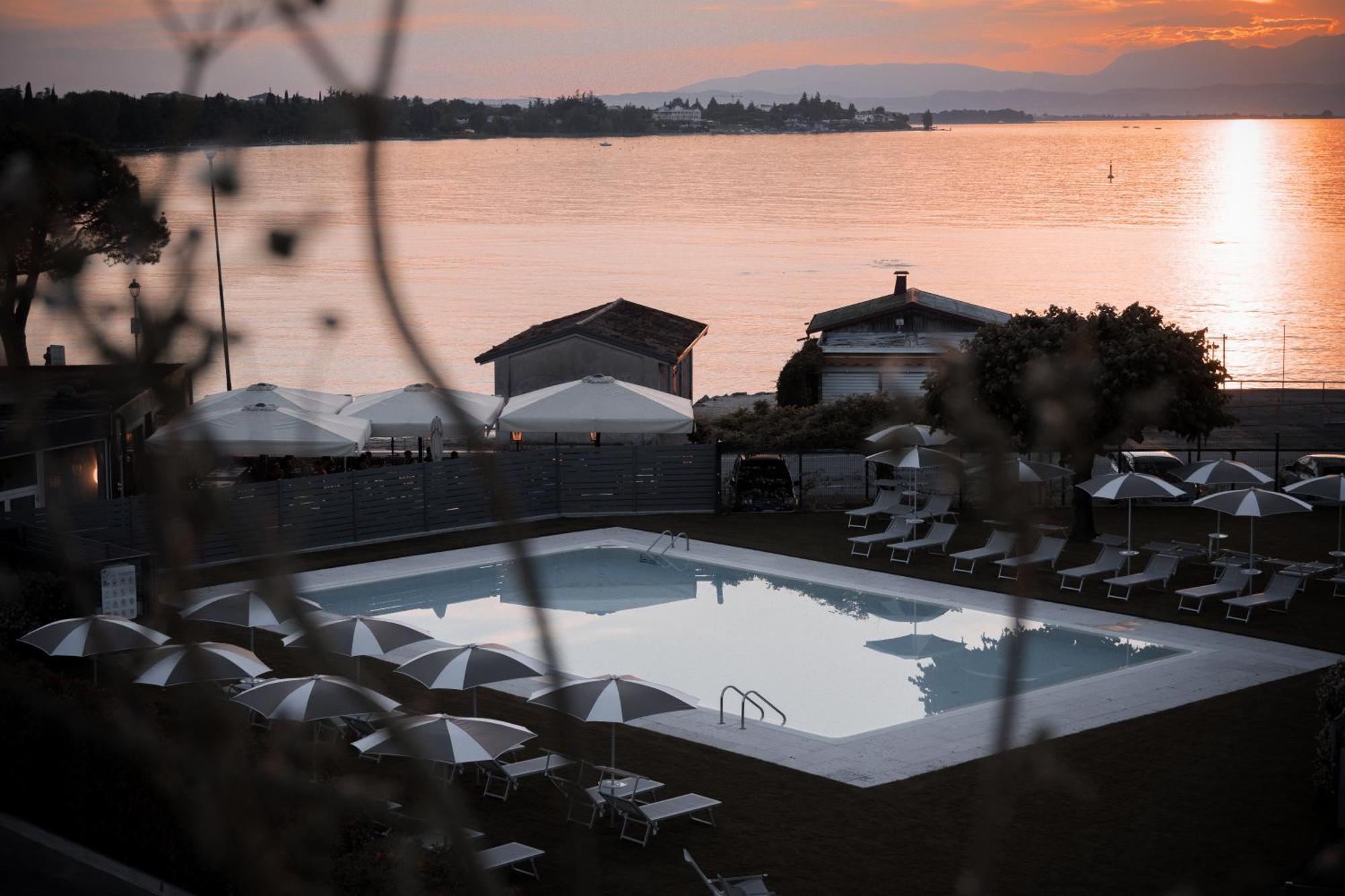 Hotel Ristorante Al Fiore Peschiera del Garda Exteriör bild