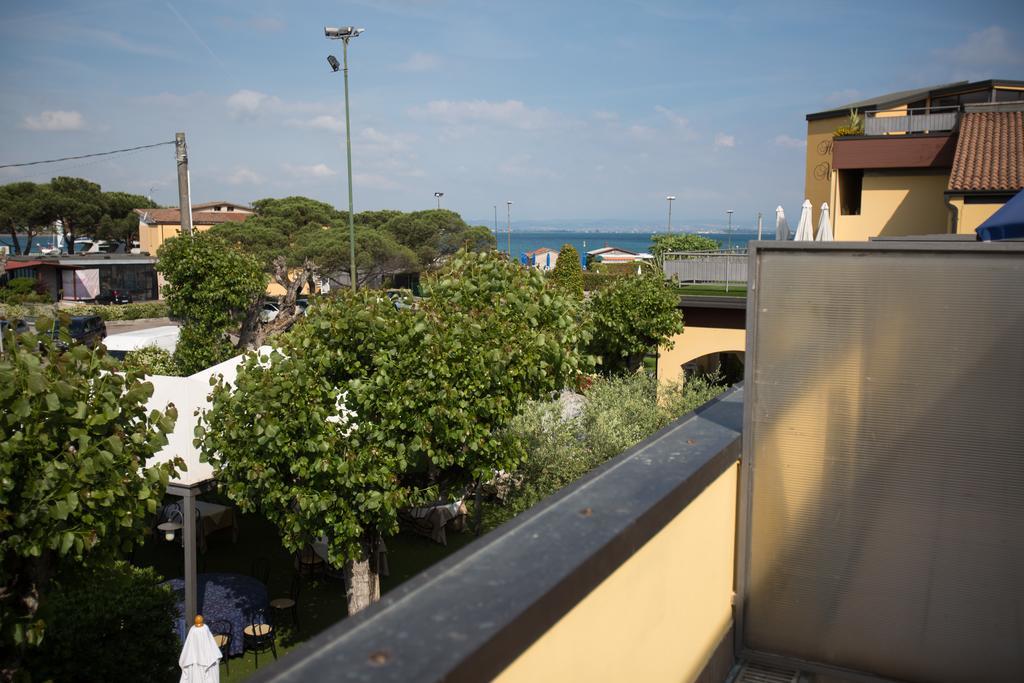 Hotel Ristorante Al Fiore Peschiera del Garda Exteriör bild